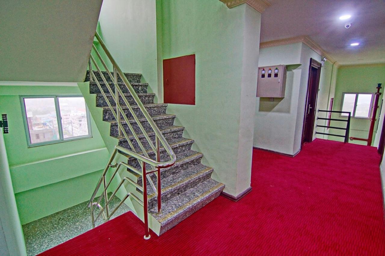 Myat Nan Yone Hotel Mandalay Exterior foto