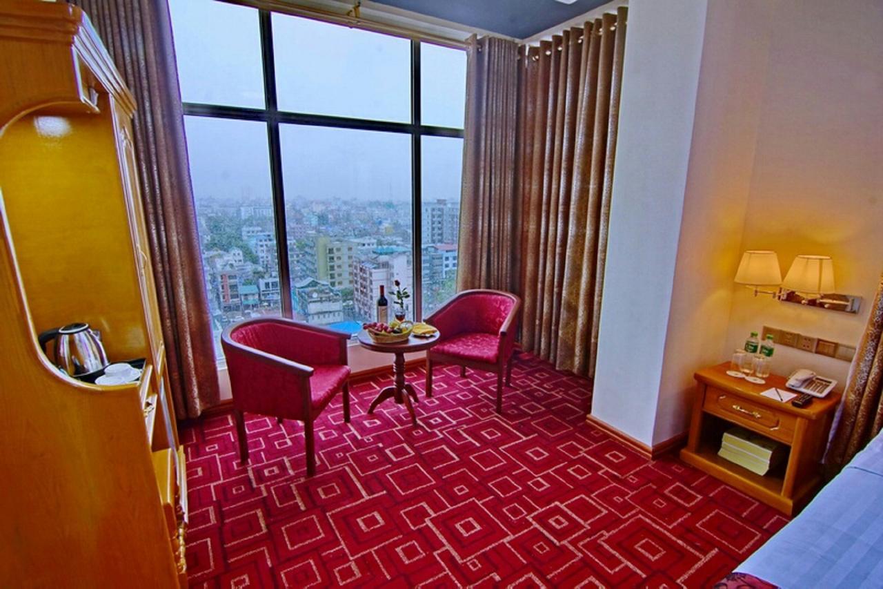 Myat Nan Yone Hotel Mandalay Exterior foto