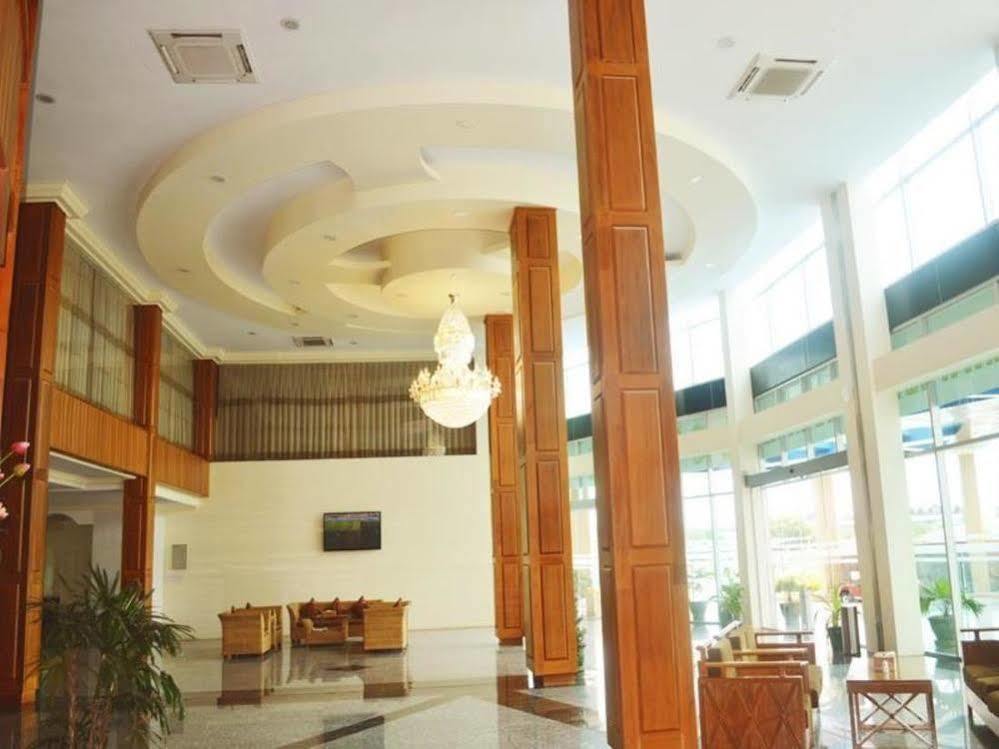 Myat Nan Yone Hotel Mandalay Exterior foto